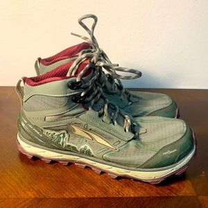 Womens Altra Lone Peak Hiking Boots! Size 10! Fantastic Boots!